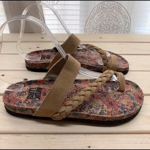 Muk Luk Braided Double Strap Sandals Womans 7